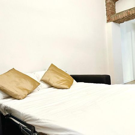 Isola - Garibaldi Lovely Apt. With Netflix And Wifi Милано Екстериор снимка