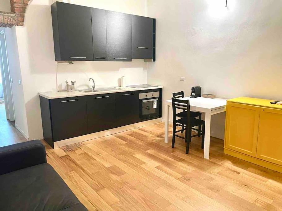 Isola - Garibaldi Lovely Apt. With Netflix And Wifi Милано Екстериор снимка