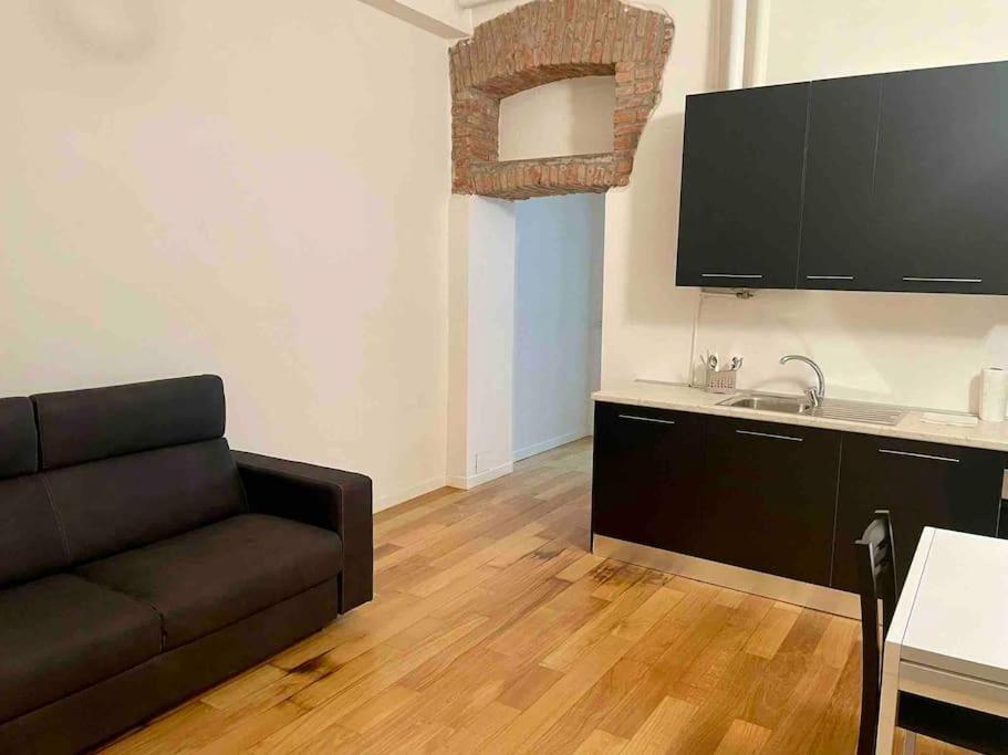 Isola - Garibaldi Lovely Apt. With Netflix And Wifi Милано Екстериор снимка